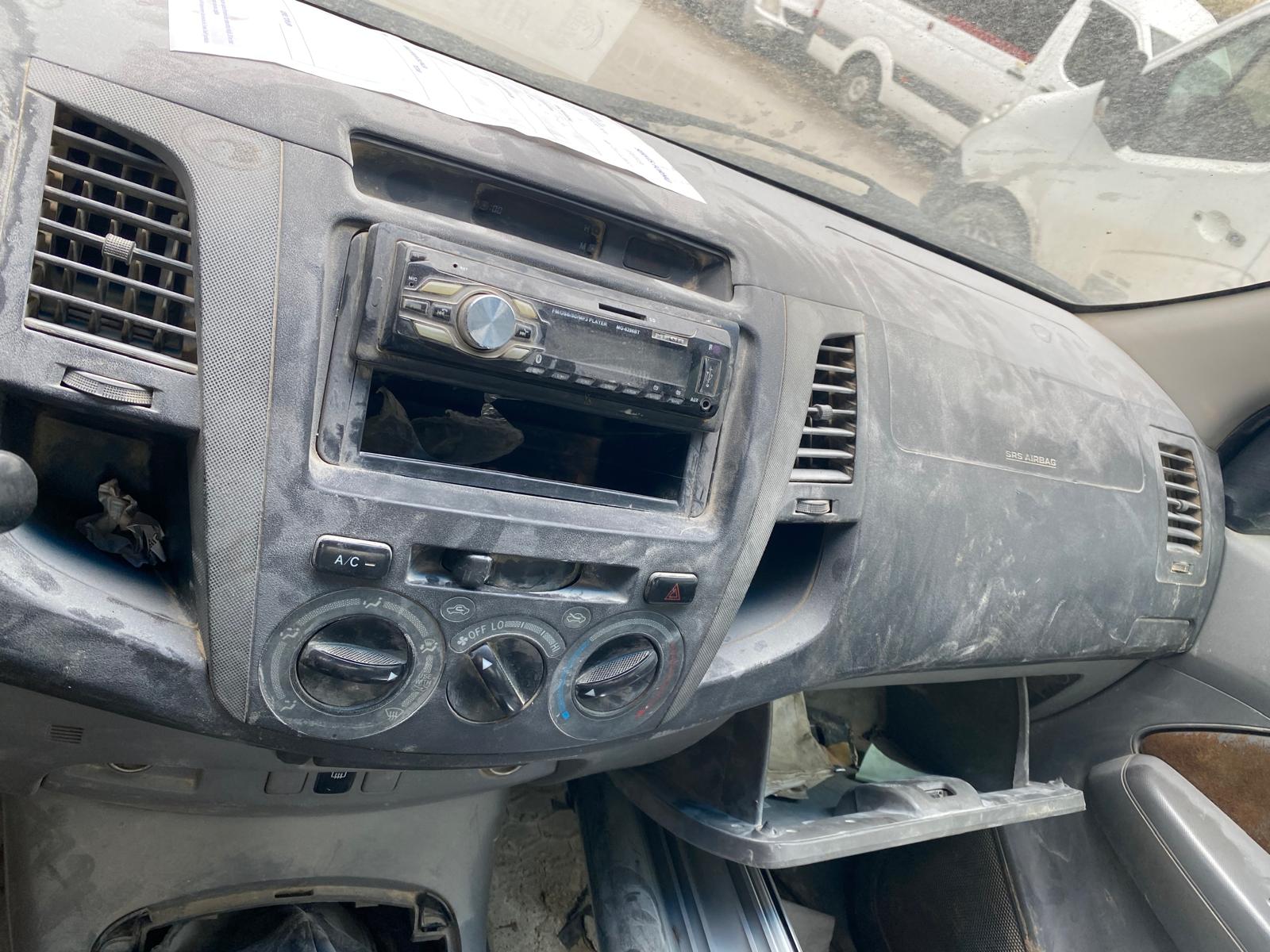 TOYOTA HİLUX 2006-2011 KOMPLE GÖĞÜS