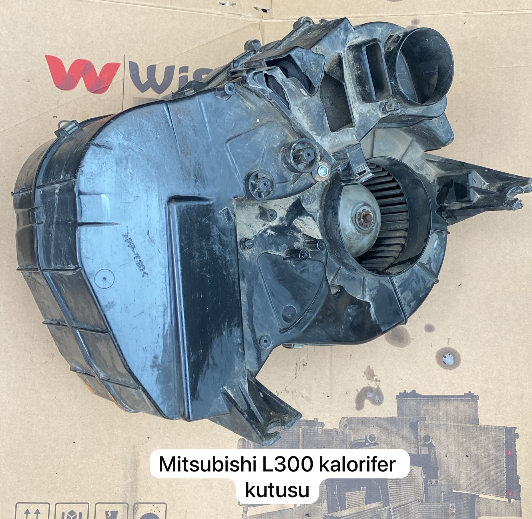 MİTSUBİSHİ L300 KALORİFER KUTUSU -X14042025-2185