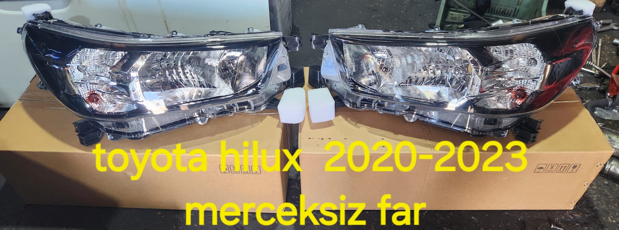 TOYOTA HİLUX 2020-2023 MERCEKSİZ FAR -X14042025-2962