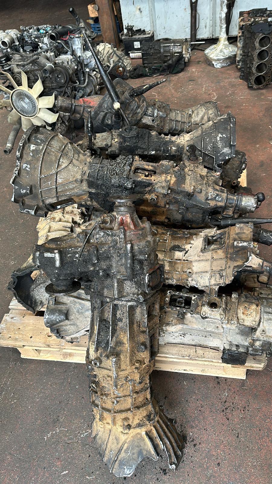 TOYOTA HİLUX IN106 4*4 ORJİNAL ŞANZUMAN -X14042025-4220