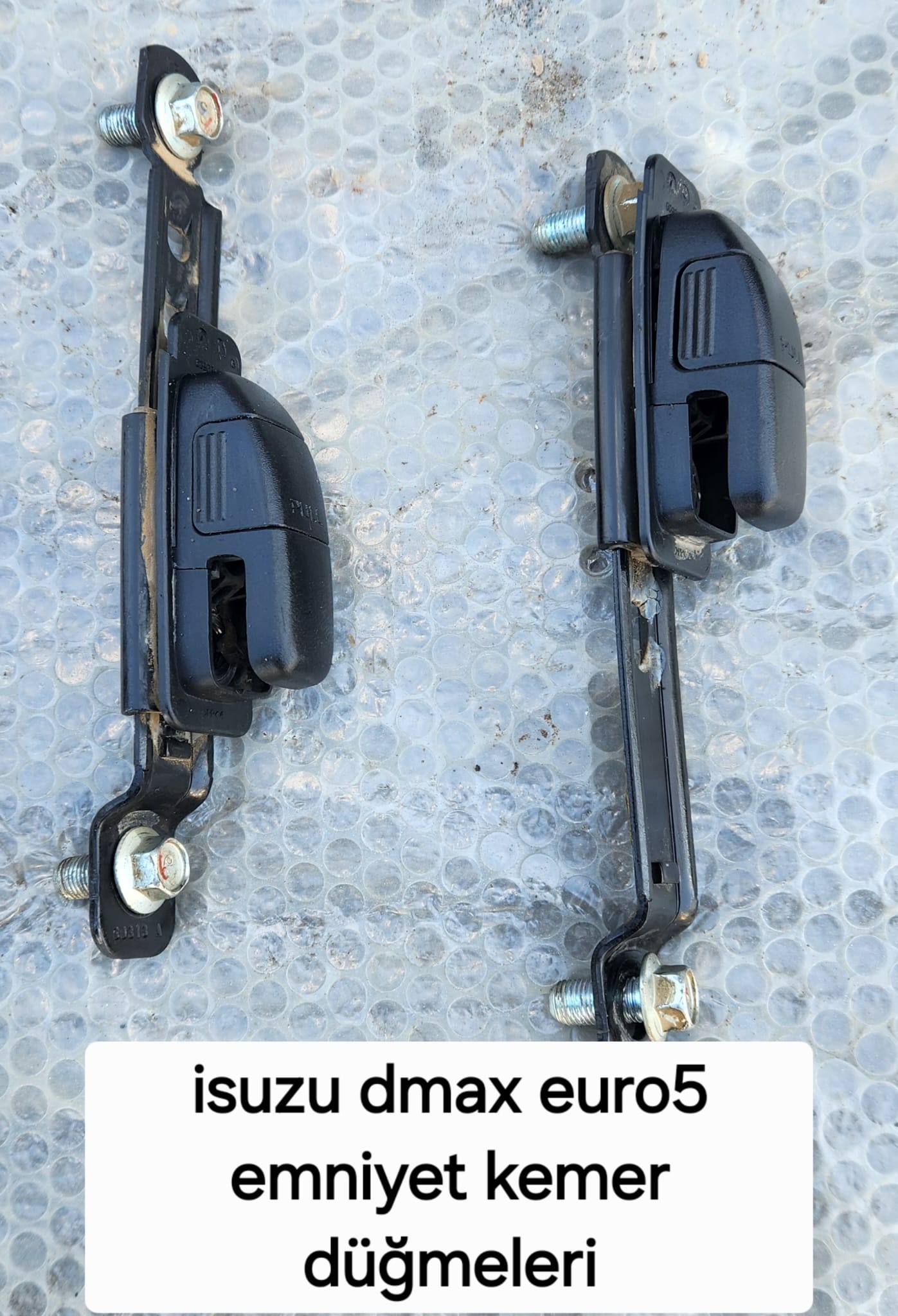 ISUZU DMAX EURO5 EMNİYET KEMER DÜĞMELERİ -X14042025-4435