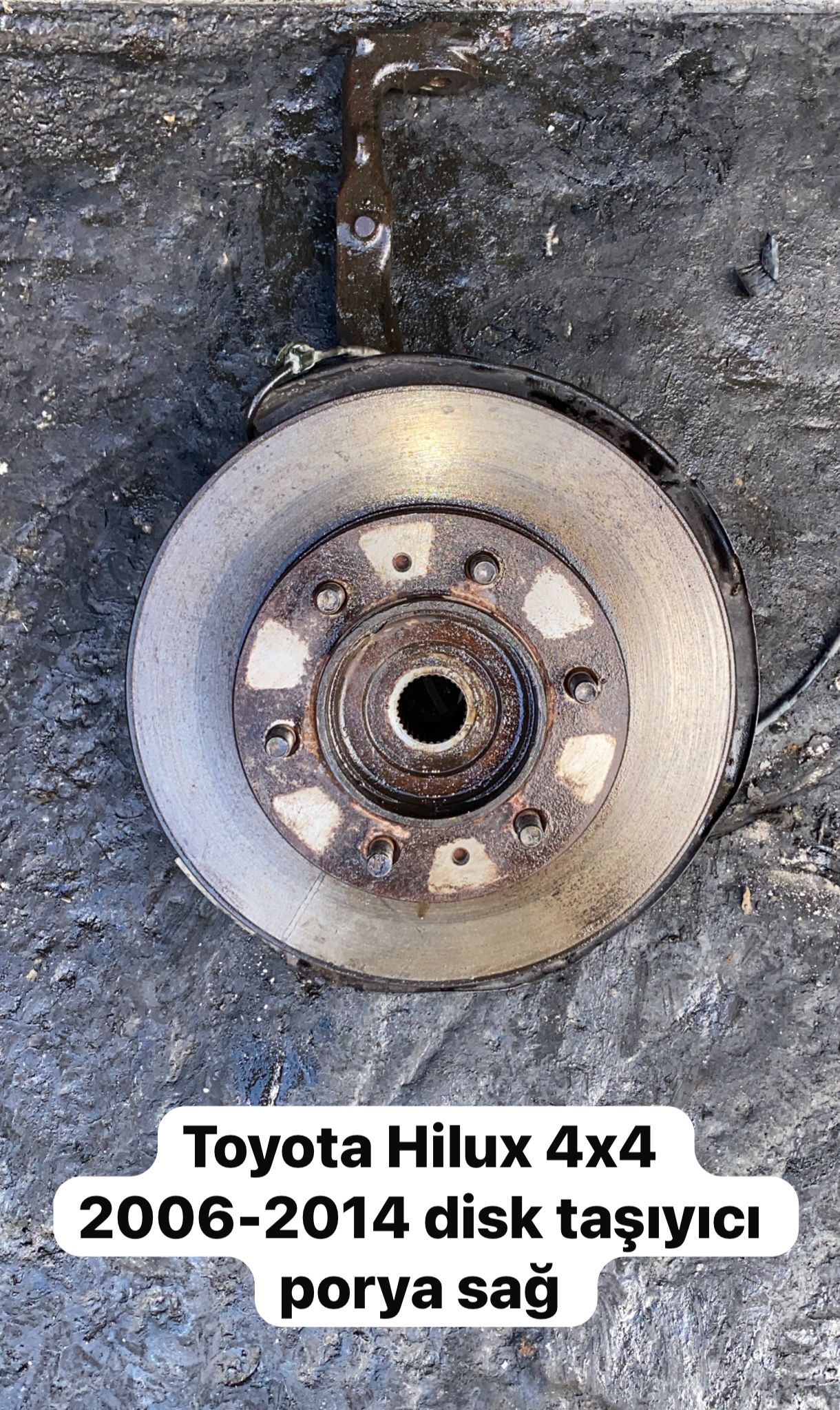 TOYOTA HİLUX 4*4 SAĞ DİSK TAŞIYICI PORYA -X14042025-4523