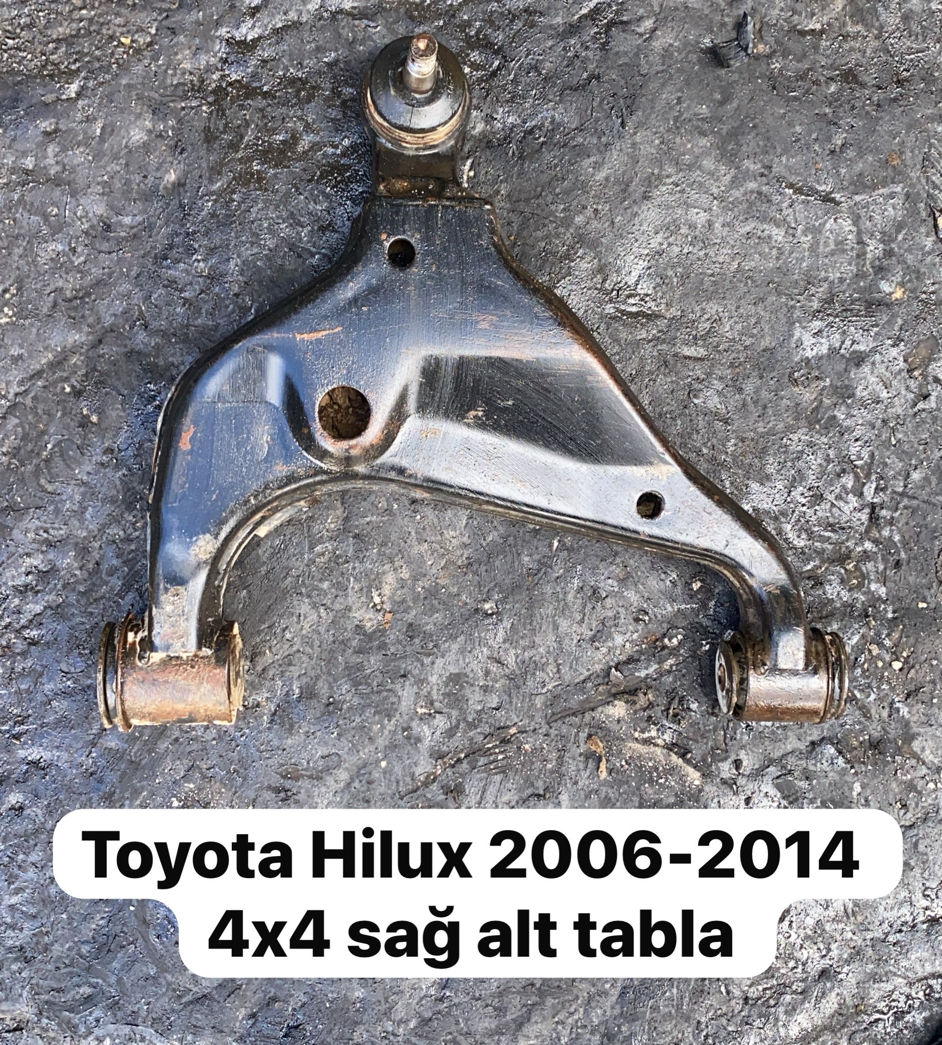 TOYOTA HİLUX 2006-2014 4*4 SAĞ ALT TABLA -X14042025-4524