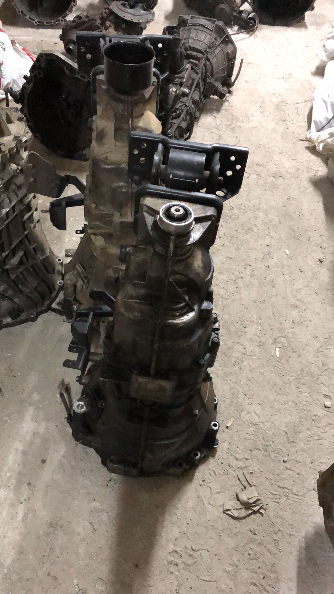 KİA BONGO 2.7  6 İLERİ ÇIKMA ORJİNAL ŞANZUMAN -X14042025-5262