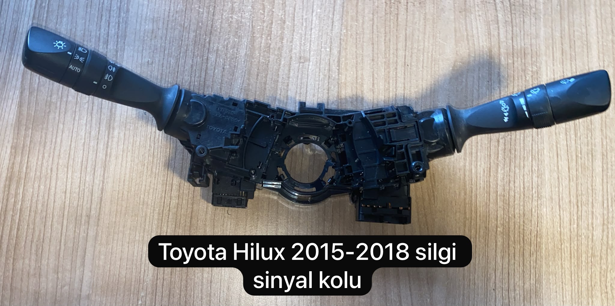 TOYOTA HİLUX 2015-2018 SİLGİ SİNYAL KOLU -X14042025-6115